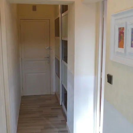 La Bonbonniere شقة